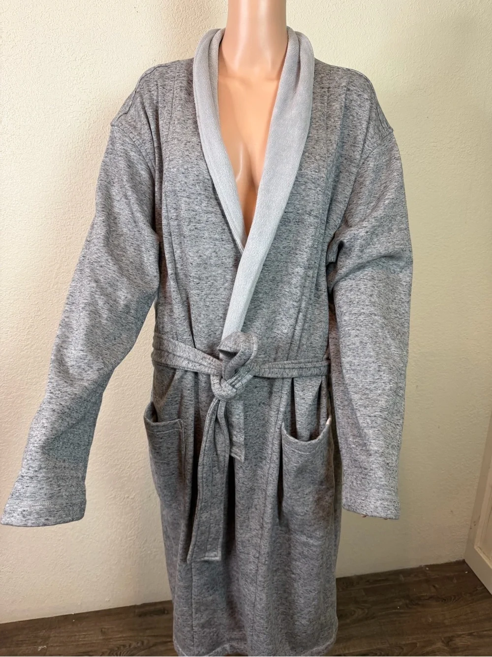 UGG Grey Bathrobe Size Medium/Large Unisex